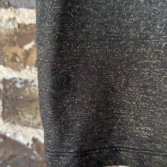 Lululemon Crescent Black T-Shirt in Spark Size 4 - Picture 8 of 8